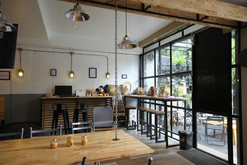 The Pause Hostel Чиангмай Экстерьер фото